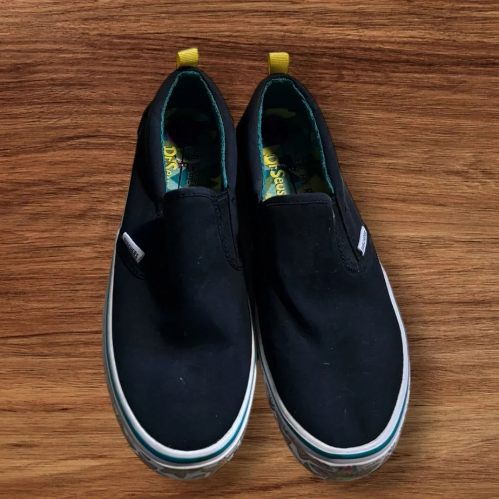 Skechers x Dr. Suess rare black platform slip on sneakers - Picture 1 of 4